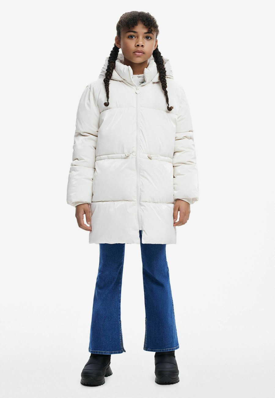 Зимнее пальто Desigual SHINY PADDED, White
Зимнее пальто Desigual SHINY PADDED, White