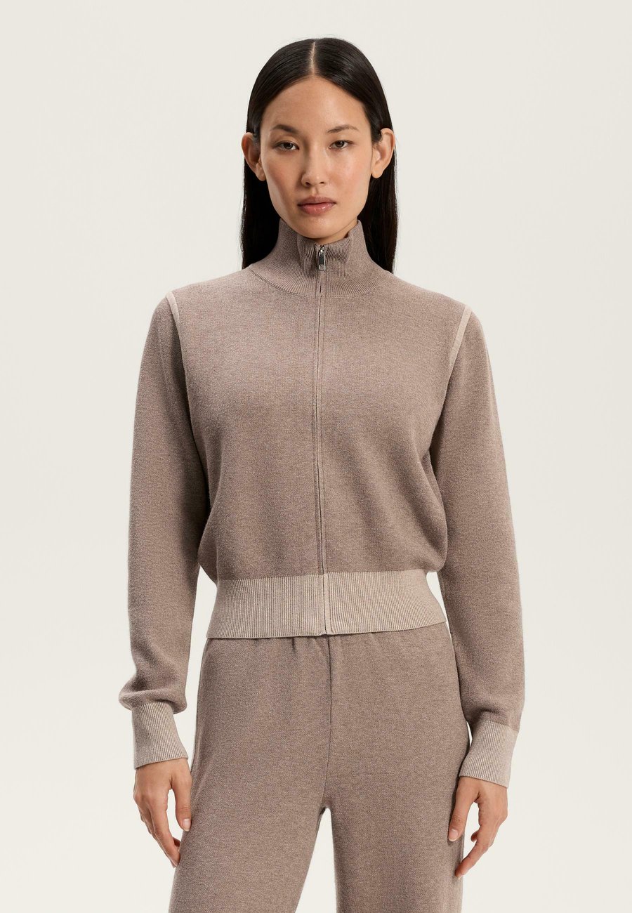 Кардиган OYSHO CONTRAST DETAILS, Pink
Кардиган OYSHO CONTRAST DETAILS, Pink