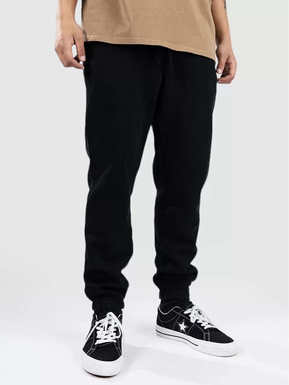 Фундаментальные спортивные штаны Ninth Hall, черный
Фундаментальные спортивные штаны Ninth Hall, черный