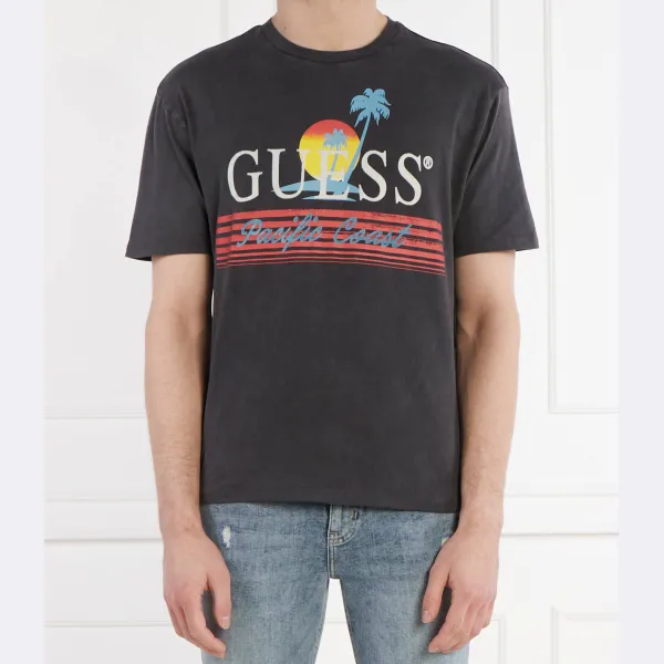 Футболка классического кроя Guess, черный
Футболка классического кроя Guess, черный