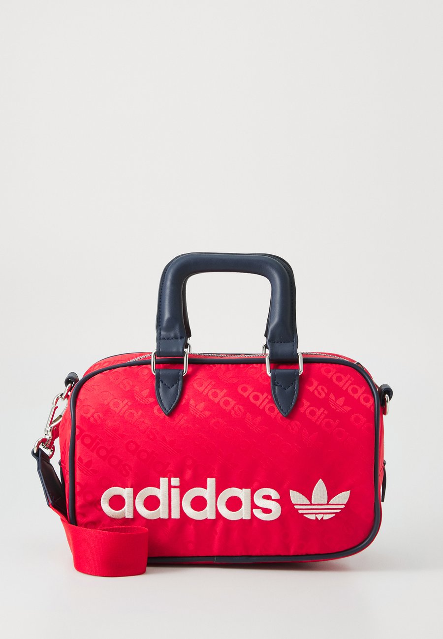 Спортивная сумка Adidas Golf Originals ROUND UNISEX, Better Scarlet/Night Indigo/Red
Спортивная сумка Adidas Golf Originals ROUND UNISEX, Better Scarlet/Night Indigo/Red