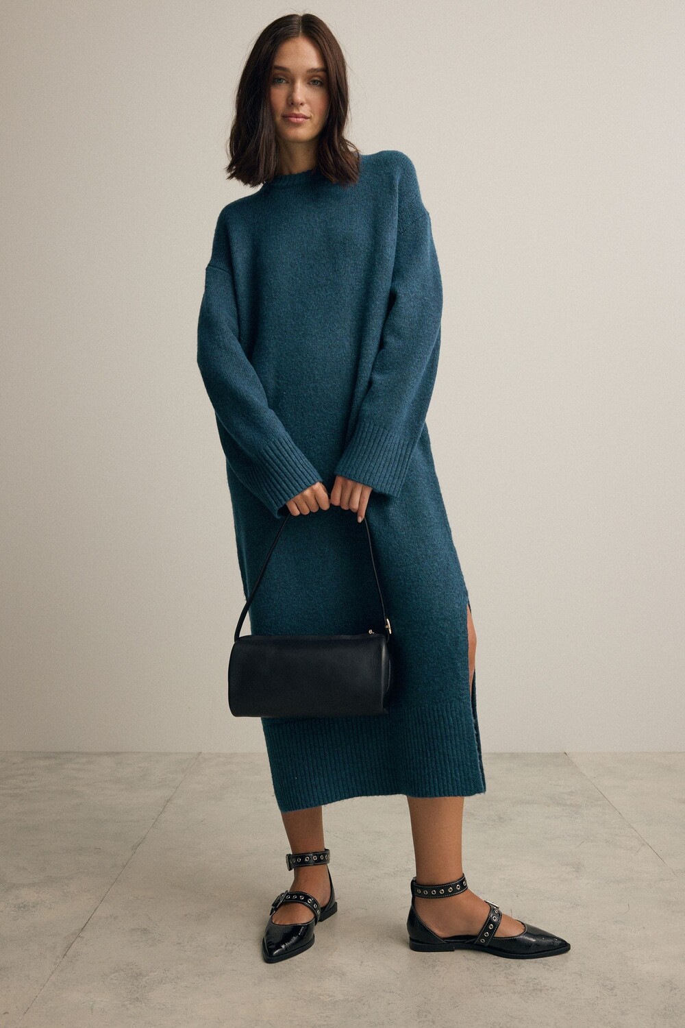 Свободное, мягкое на ощупь, трикотажное платье джемпер миди с круглым вырезом Next, зеленый
Свободное, мягкое на ощупь, трикотажное платье джемпер миди с круглым вырезом Next, зеленый