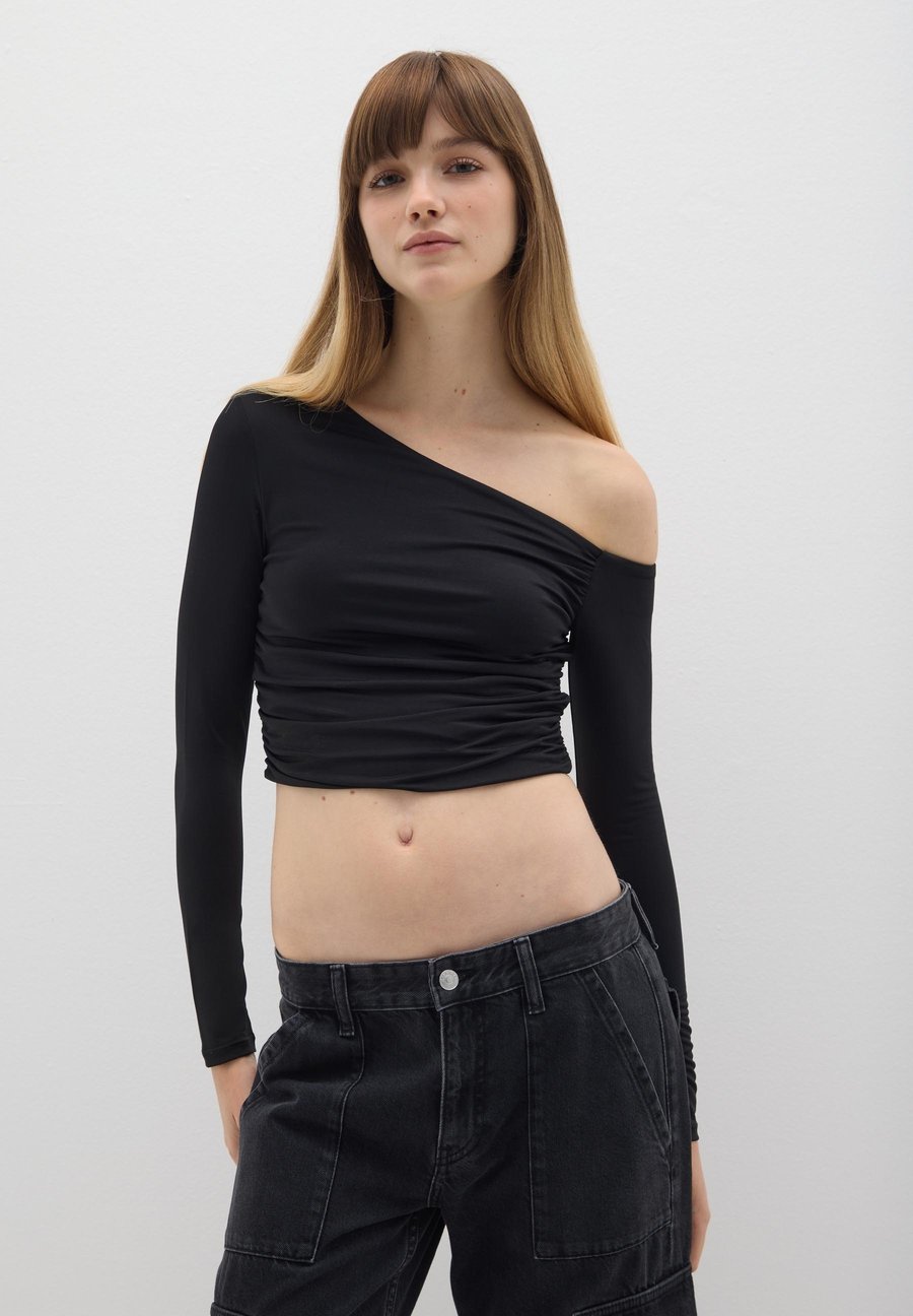 Топ B.ANGEL Long sleeved top, Black
Топ B.ANGEL Long sleeved top, Black