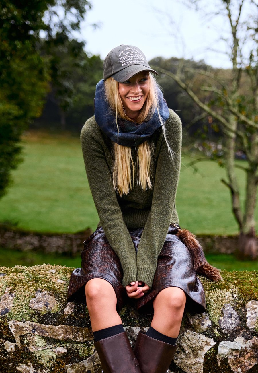 Джемпер Bershka ROUND NECK, Evergreen
Джемпер Bershka ROUND NECK, Evergreen