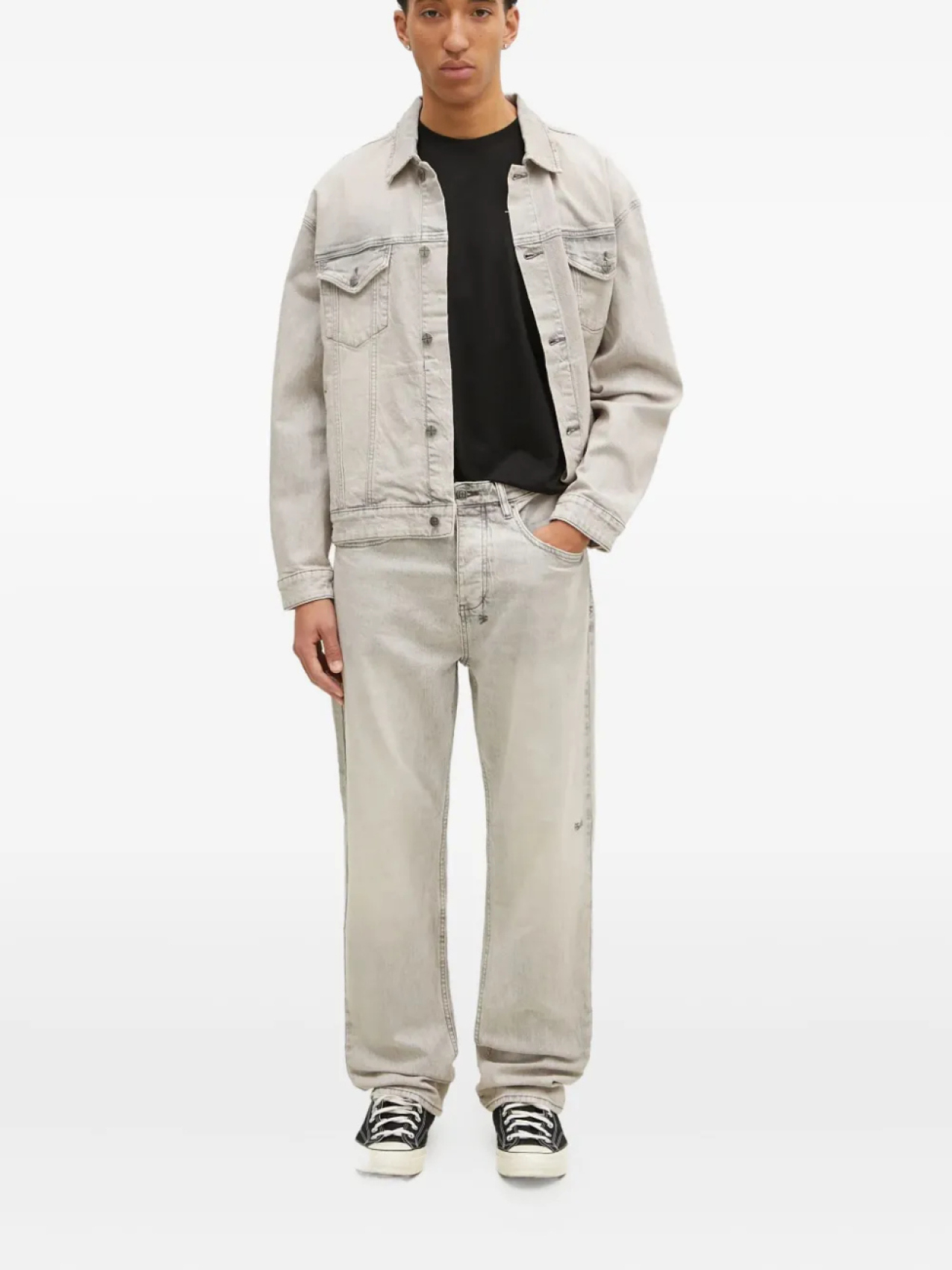 Джинсы с вышитыми нашивками Ksubi, серый
Джинсы с вышитыми нашивками Ksubi, серый