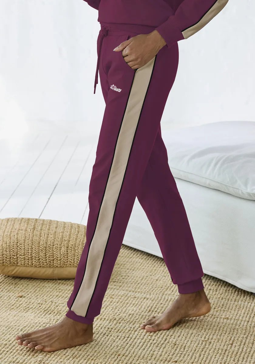 Спортивные брюки S.Oliver "брюки для отдыха / брюки для отдыха" (1 шт.), с боковыми полосками и окантовкой, одежда для дома, красный
Спортивные брюки S.Oliver "брюки для отдыха / брюки для отдыха" (1 шт.), с боковыми полосками и окантовкой, одежда для дома, красный