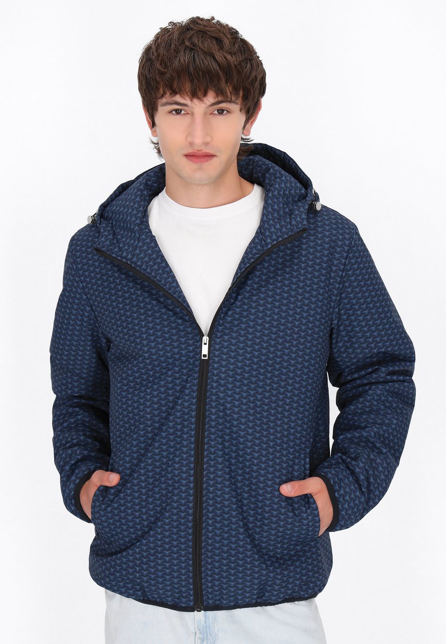 Куртка Mo Light jacket, Navy Multicolor/Dark Blue
Куртка Mo Light jacket, Navy Multicolor/Dark Blue