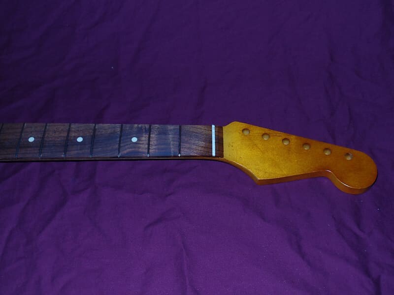 1950-е Dark relic 7.25 C Stratocaster Allparts Fender Лицензионный гриф из палисандра и клена Stratocaster Neck
1950-е Dark relic 7.25 C Stratocaster Allparts Fender Лицензионный гриф из палисандра и клена Stratocaster Neck