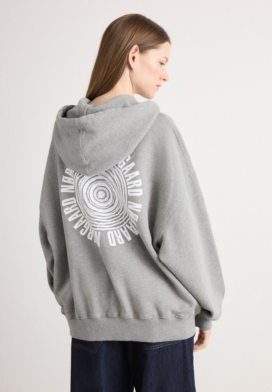 Худи Mads Nørgaard HOODIE , Medium Grey Melange/Mottled Grey
Худи Mads Nørgaard HOODIE , Medium Grey Melange/Mottled Grey