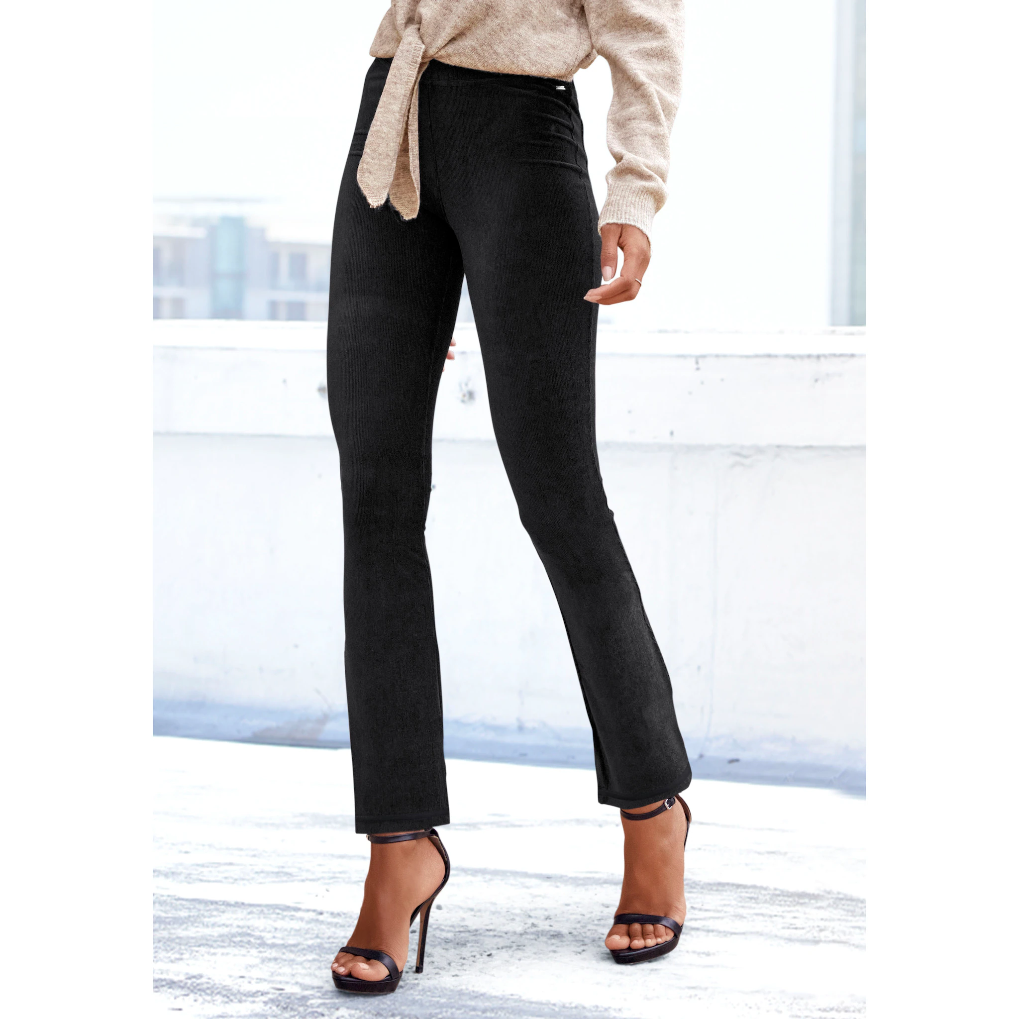 Джазовые брюки LASCANA из мягкого вельветового материала, одежда для дома, черный
Джазовые брюки LASCANA из мягкого вельветового материала, одежда для дома, черный