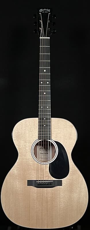 Martin Guitars Road Series 000-12E
Martin Guitars Road Series 000-12E