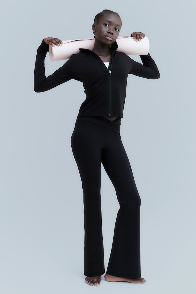 Спортивная куртка из софтмува H&M, черный
Спортивная куртка из софтмува H&M, черный