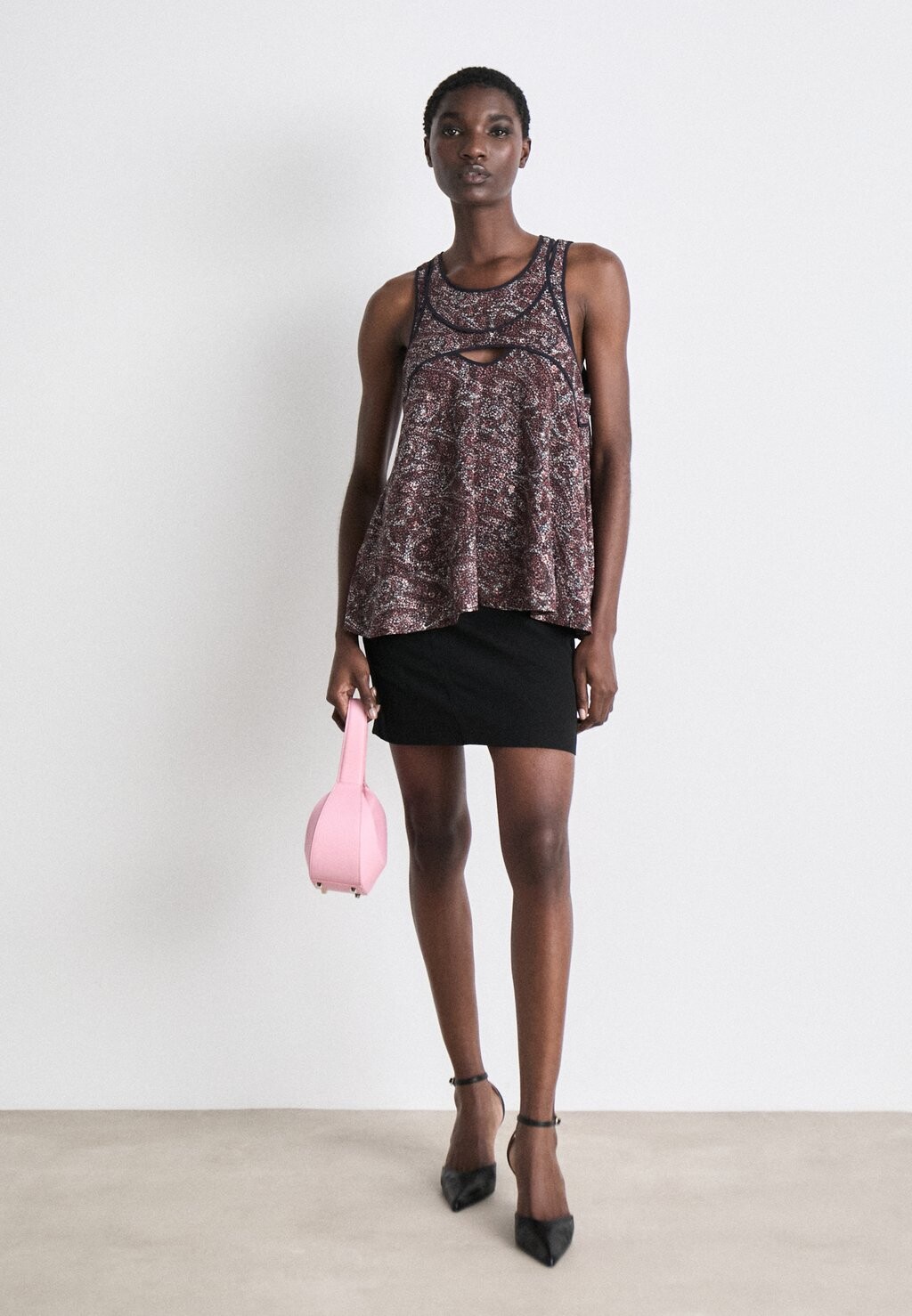 Топ ITINNA BOSS, темно-синий
Топ ITINNA BOSS, темно-синий