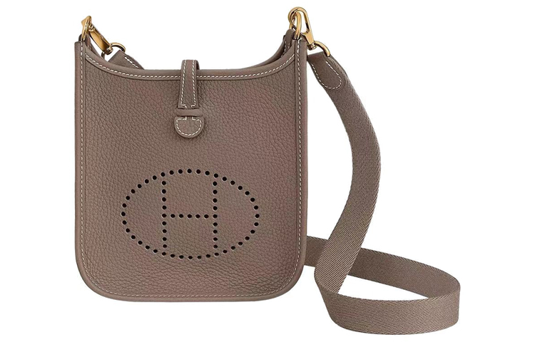 HERMES Сумка через плечо Evelyne из коровьей кожи унисекс
HERMES Сумка через плечо Evelyne из коровьей кожи унисекс