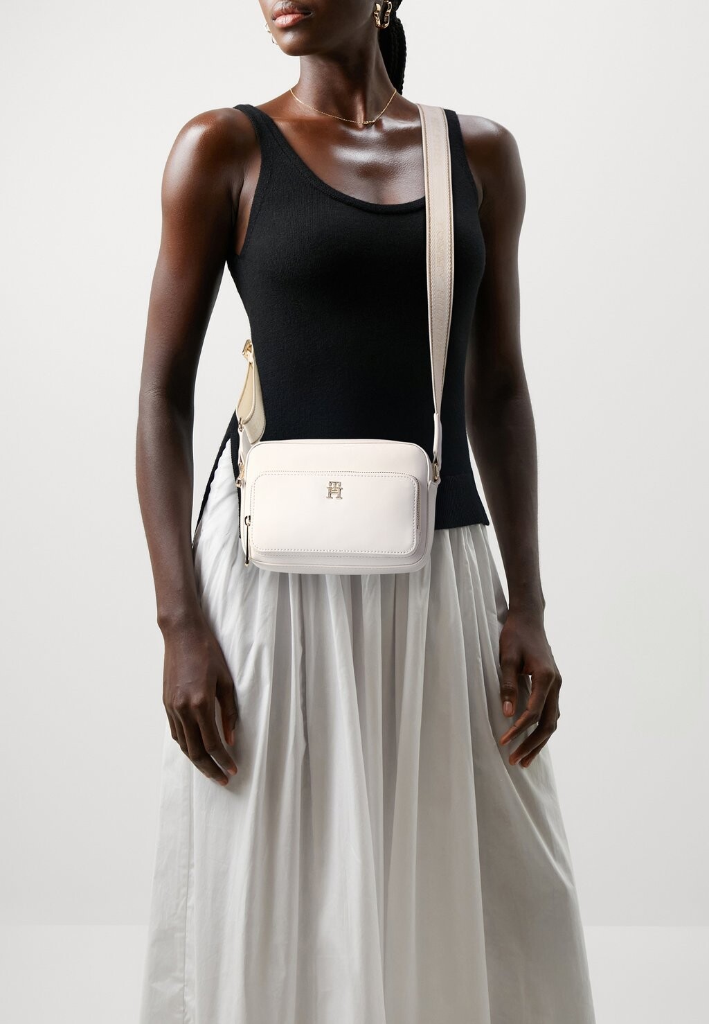 Сумка через плечо CAMERA BAG Tommy Hilfiger, цвет ecru, Бежевый, Сумка через плечо CAMERA BAG Tommy Hilfiger, цвет ecru
Сумка через плечо CAMERA BAG Tommy Hilfiger, цвет ecru, Бежевый, Сумка через плечо CAMERA BAG Tommy Hilfiger, цвет ecru