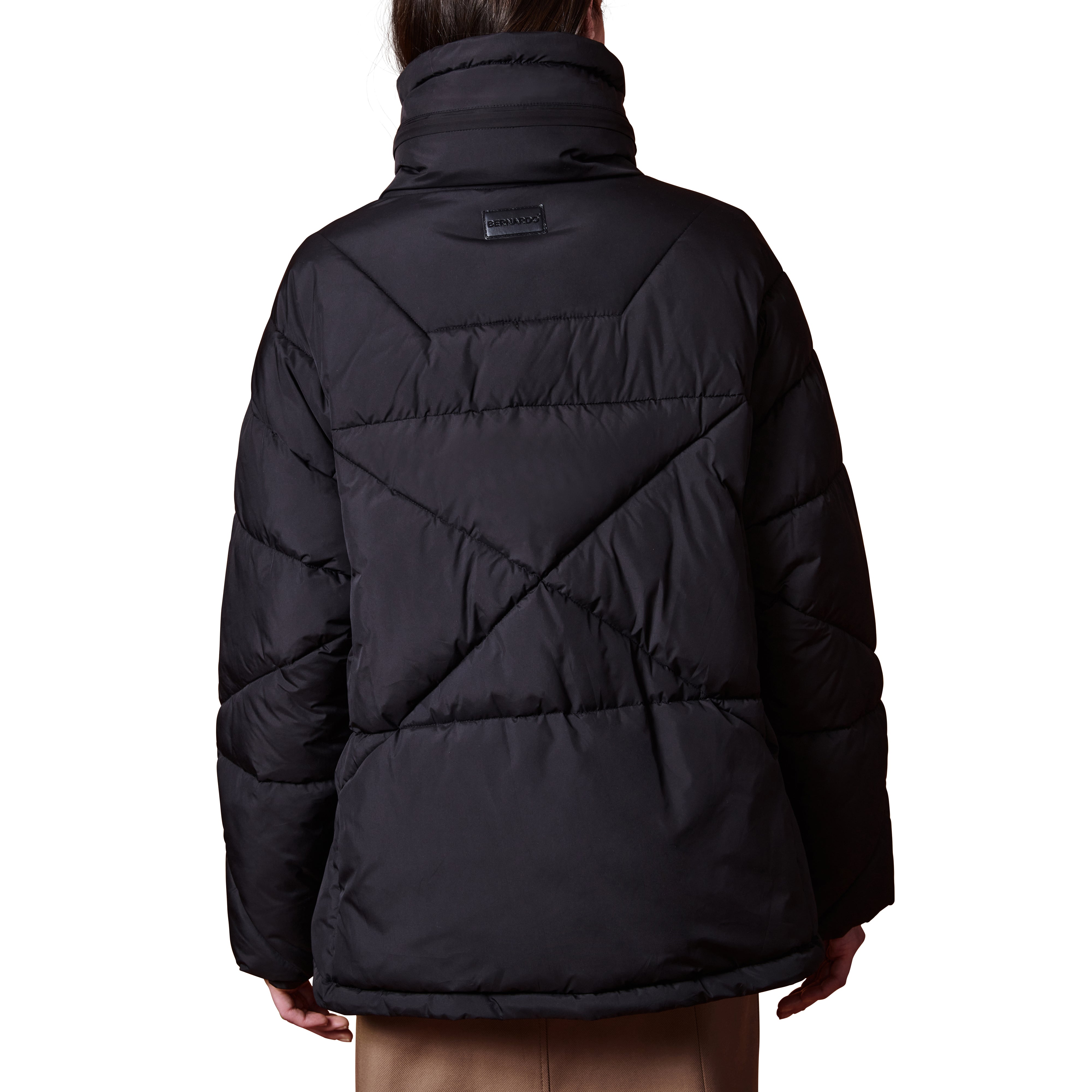 Мягкий гламурный пуховик Bernardo, черный
Мягкий гламурный пуховик Bernardo, черный