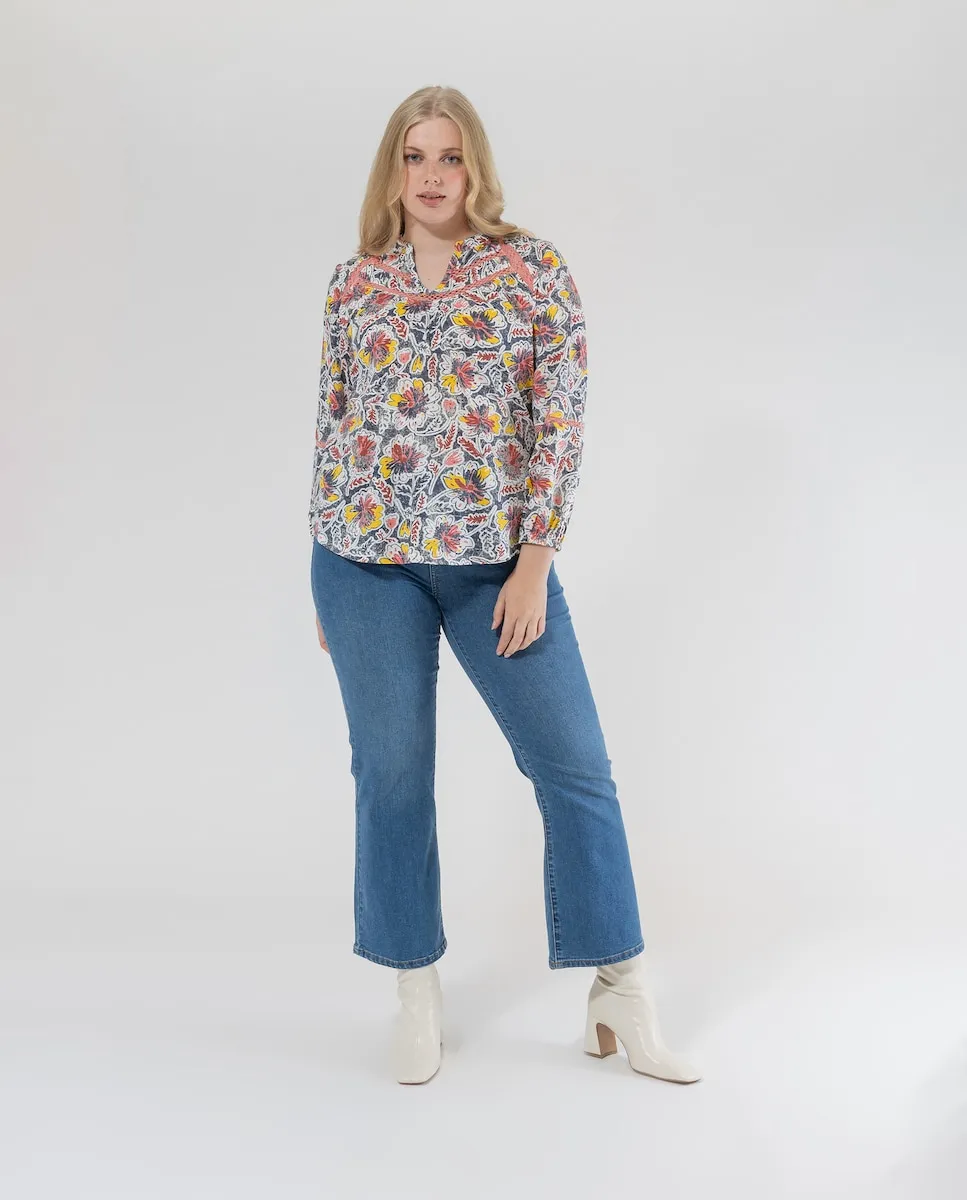 Женские расклешенные укороченные джинсы push-up со стразами October, синий
Женские расклешенные укороченные джинсы push-up со стразами October, синий