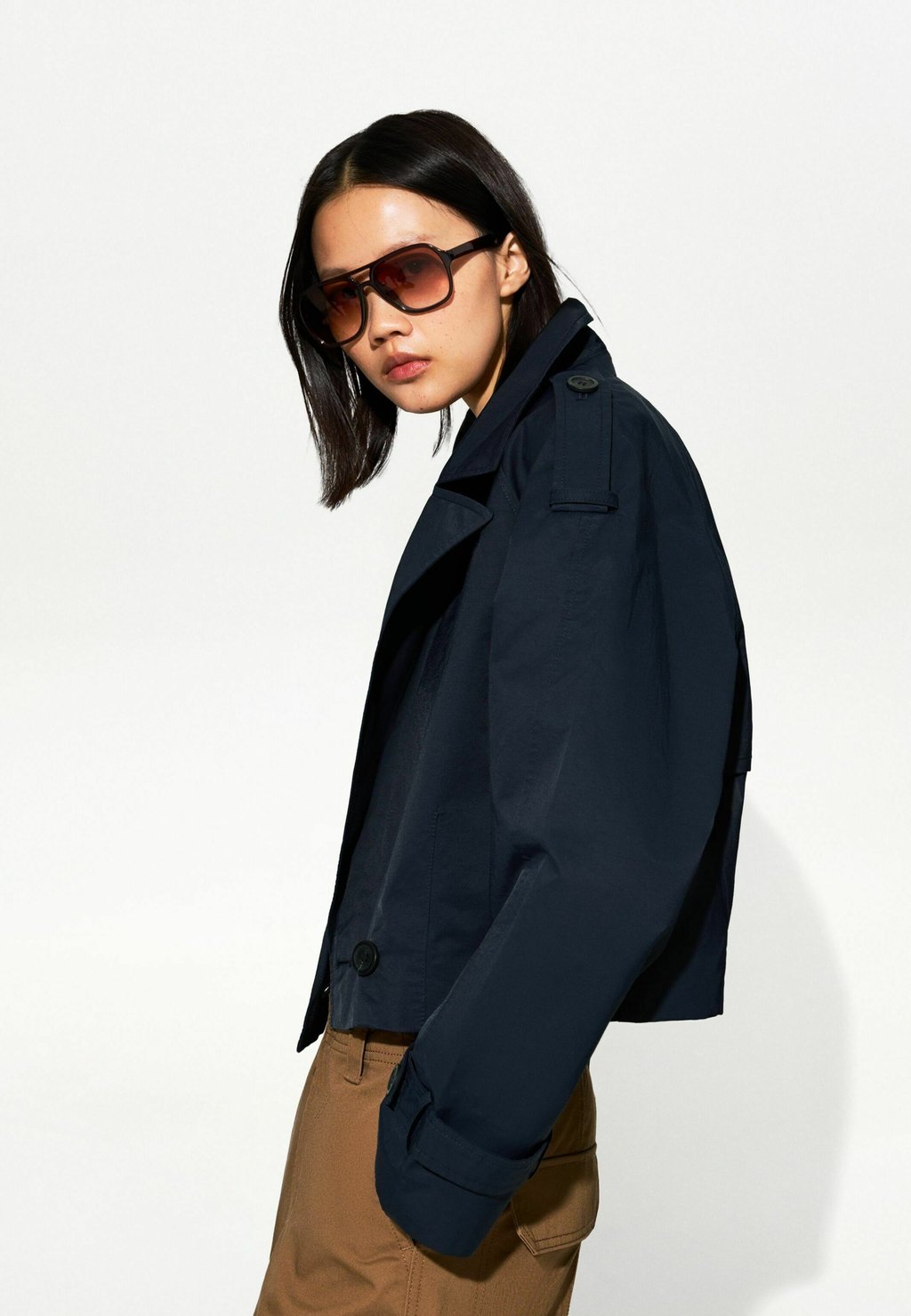 Летняя куртка Bershka, синий
Летняя куртка Bershka, синий