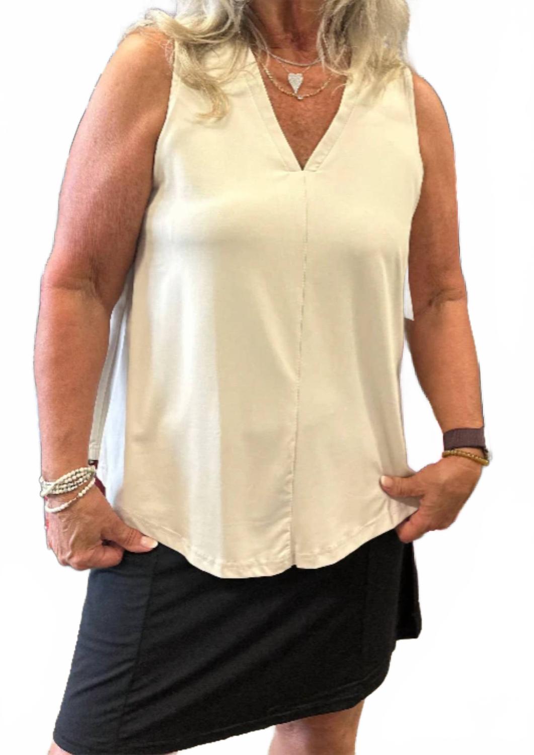 Топ без рукавов с V-образным вырезом цвета «камень» Lulu-B, Stone
Топ без рукавов с V-образным вырезом цвета «камень» Lulu-B, Stone