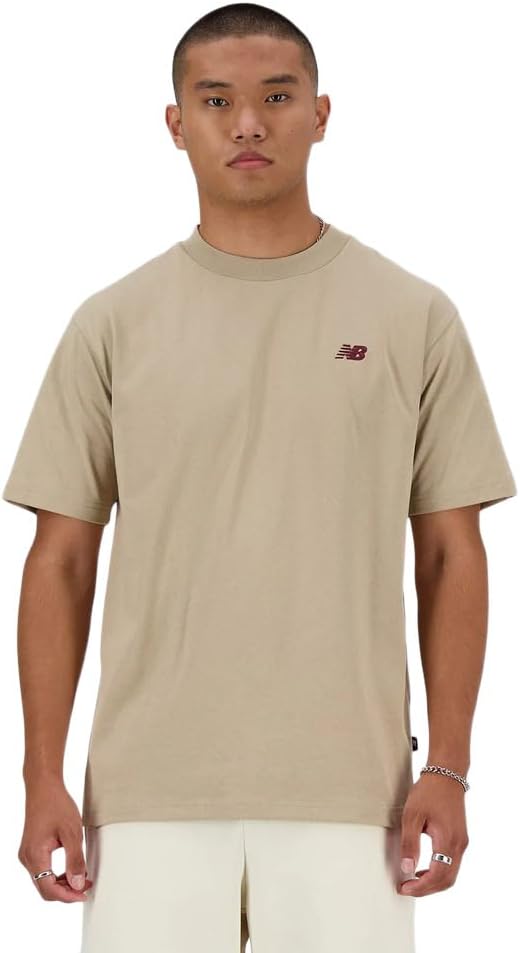 Мужская футболка New Balance с коротким рукавом, свободного кроя (MT41546 MT41588), плотная ткань, графический принт на спине
Мужская футболка New Balance с коротким рукавом, свободного кроя (MT41546 MT41588), плотная ткань, графический принт на спине