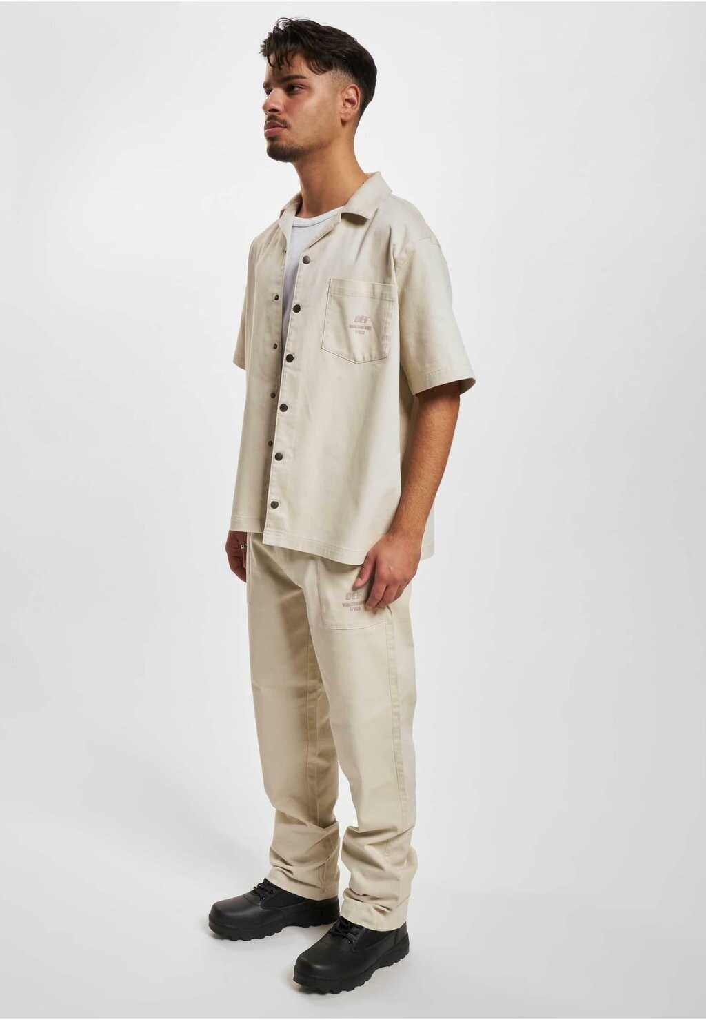 Брюки KIM DEF, бежевый
Брюки KIM DEF, бежевый