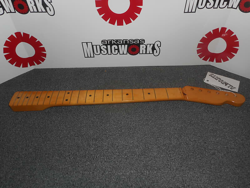 Allparts Лицензированный сменный телескопический гриф Fender, клен, радиус 7-1/4 дюйма, отделка Poly - #TMF
Allparts Лицензированный сменный телескопический гриф Fender, клен, радиус 7-1/4 дюйма, отделка Poly - #TMF