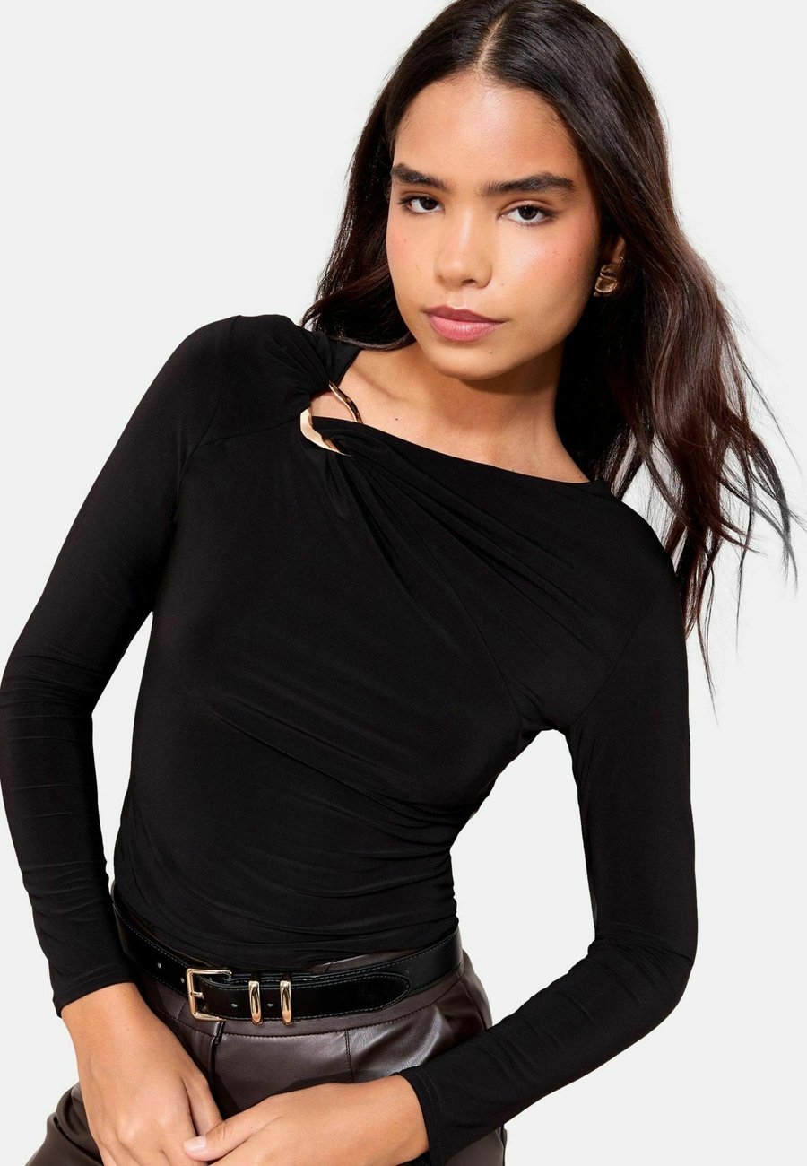 Топ Friends Like These LONG SLEEVE BUCKLE , Black
Топ Friends Like These LONG SLEEVE BUCKLE , Black