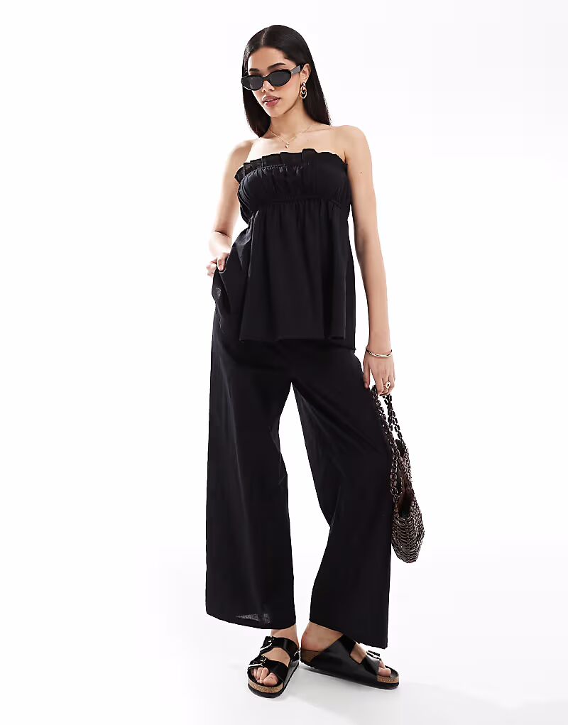 Эксклюзивные свободные брюки Esmee из льняного материала черного цвета Esmée
Эксклюзивные свободные брюки Esmee из льняного материала черного цвета Esmée