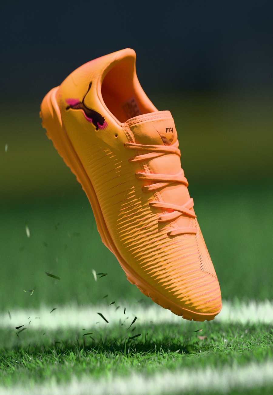 Кроссовки Puma FUTURE 8 PLAY TT, Heat Fire/Black/Ravish/Orange
Кроссовки Puma FUTURE 8 PLAY TT, Heat Fire/Black/Ravish/Orange