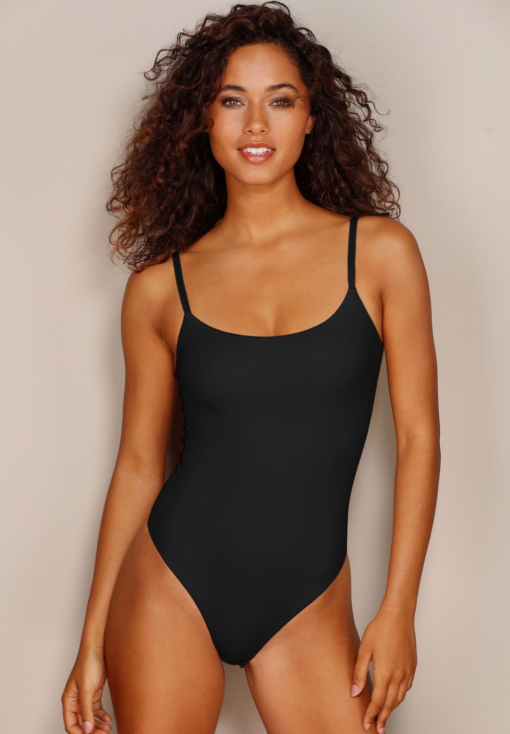 Боди STRING LASCANA, черный
Боди STRING LASCANA, черный