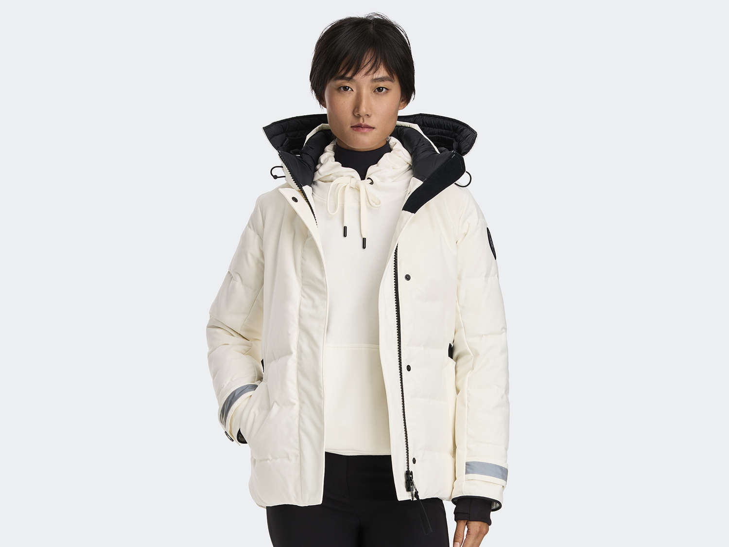 Парка Canada Goose Lyndale Black Label, North Star White
Парка Canada Goose Lyndale Black Label, North Star White