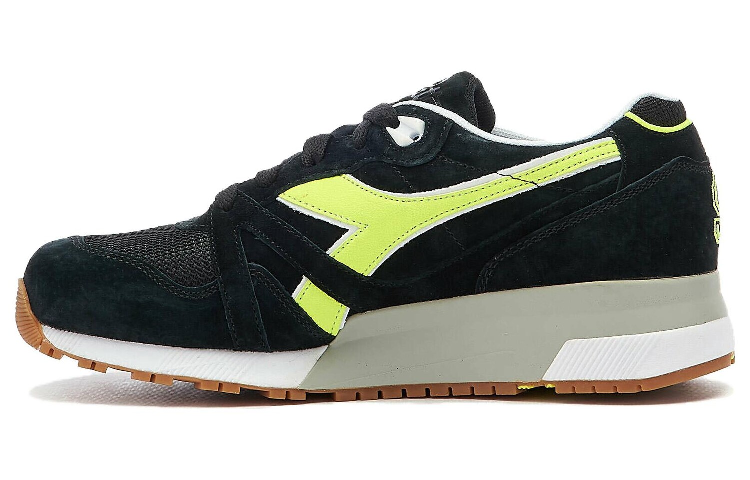 Кроссовки diadora N9000 Patta Game On, черный
Кроссовки diadora N9000 Patta Game On, черный