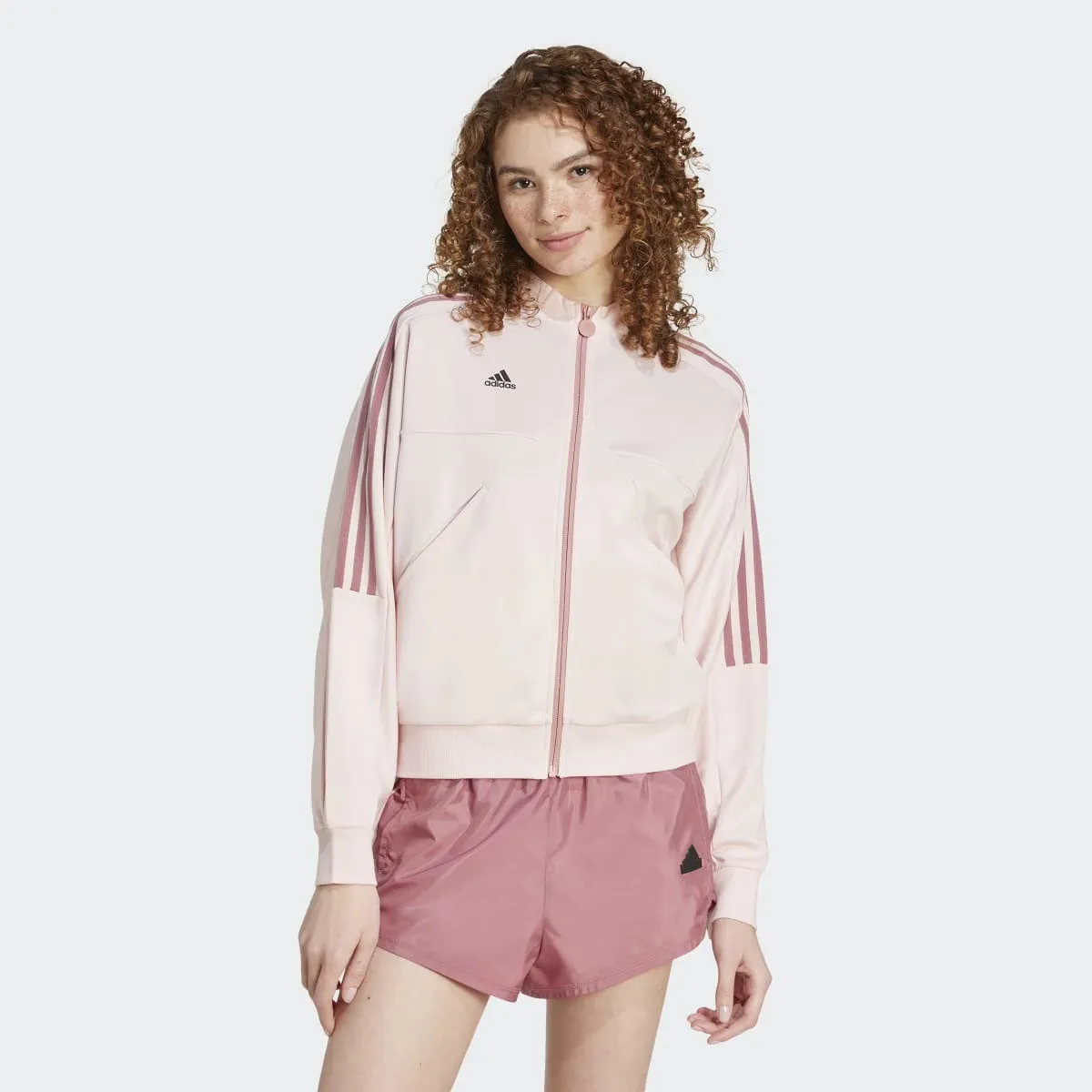 Женская куртка Adidas Tiro, розовый
Женская куртка Adidas Tiro, розовый