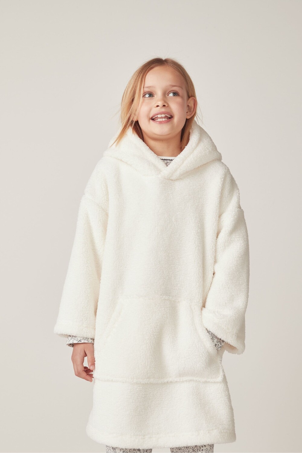 Фирменная обнимашка толстовка с капюшоном The White Company, белый 
Фирменная обнимашка толстовка с капюшоном The White Company, белый