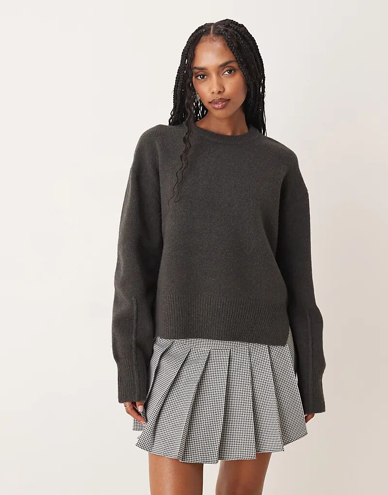 Джемпер свободного кроя с круглым вырезом и разрезами по бокам ASOS DESIGN темно-серого цвета
Джемпер свободного кроя с круглым вырезом и разрезами по бокам ASOS DESIGN темно-серого цвета
