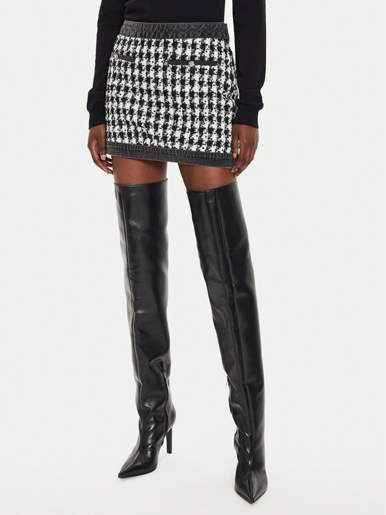 Мини-юбка regular fit UF4159 D4956 Liu Jo, черный
Мини-юбка regular fit UF4159 D4956 Liu Jo, черный