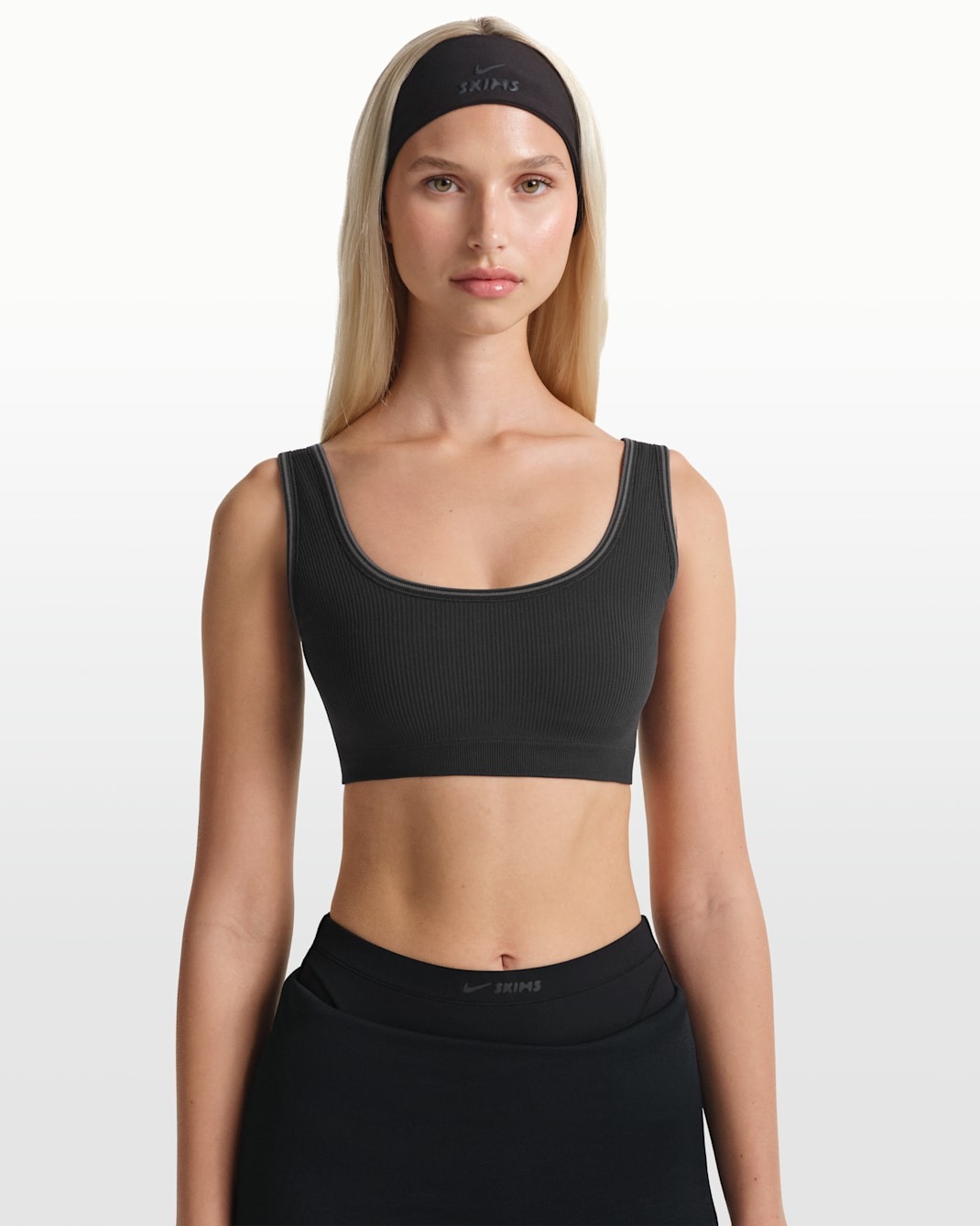 Топ Nike x SKIMS Ribbed Seamless Women's Scoop, черный
Топ Nike x SKIMS Ribbed Seamless Women's Scoop, черный