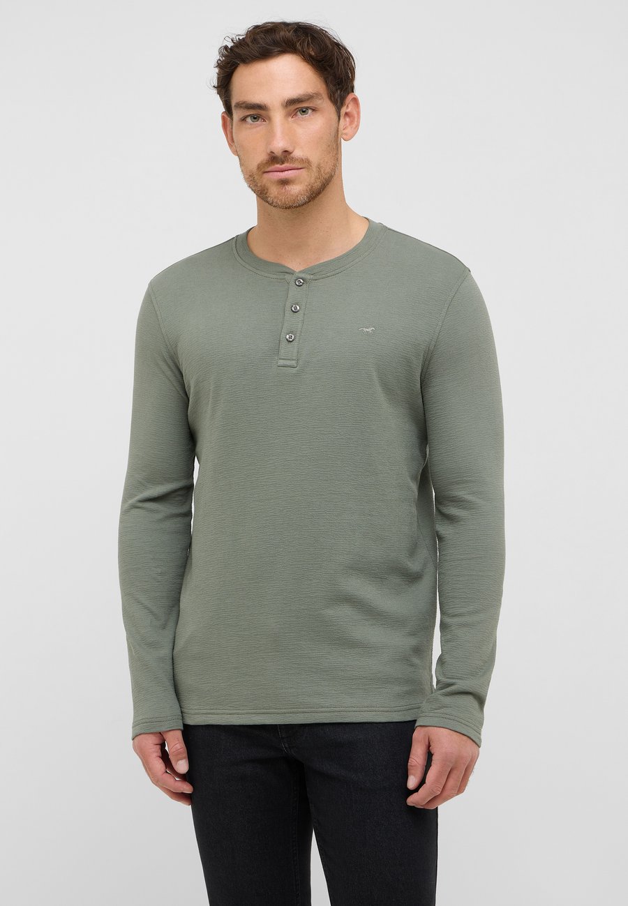 Топ Mustang Long sleeved top, Grün/Green
Топ Mustang Long sleeved top, Grün/Green