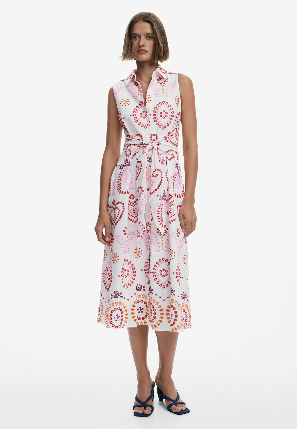 Платье-рубашка MIDI WITH BOW Desigual, белый
Платье-рубашка MIDI WITH BOW Desigual, белый