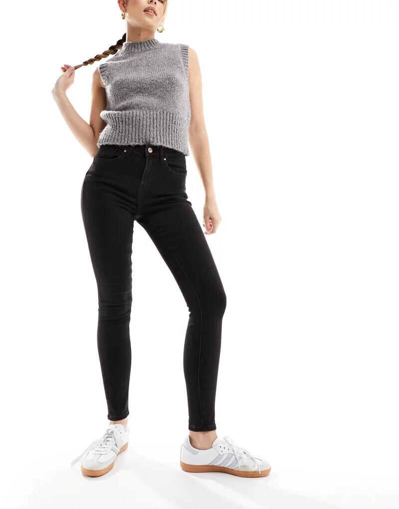 ТОЛЬКО джинсы скинни черного цвета с эффектом пуш-ап ONLY
ТОЛЬКО джинсы скинни черного цвета с эффектом пуш-ап ONLY