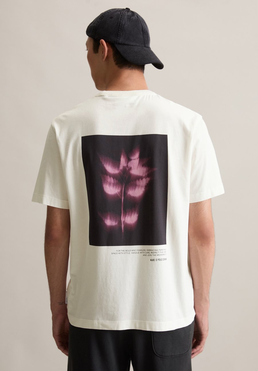 Футболка Marc O'Polo DENIM GRAPHIC, Silky White/White
Футболка Marc O'Polo DENIM GRAPHIC, Silky White/White