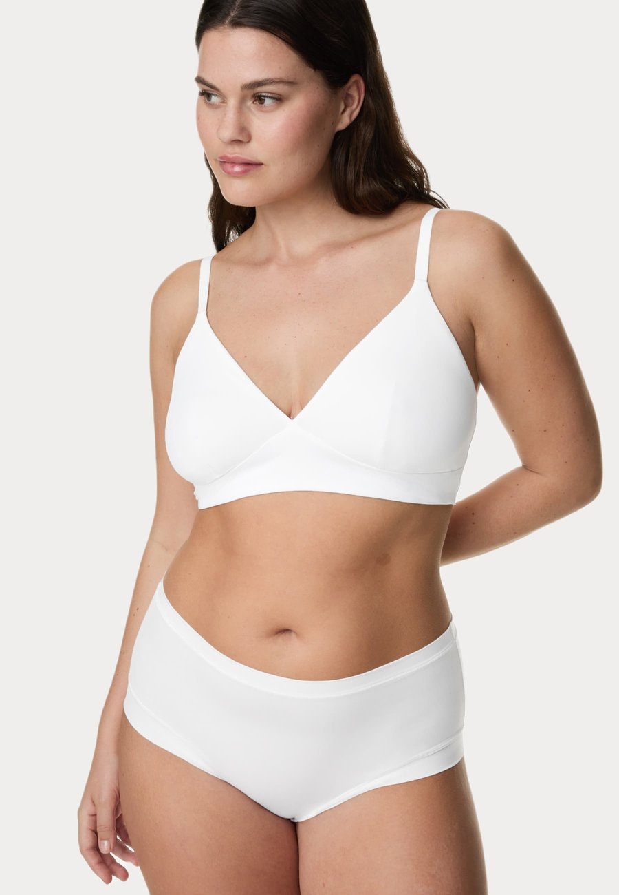 Бюстгальтер Marks & Spencer FLEXIFIT, White
Бюстгальтер Marks & Spencer FLEXIFIT, White