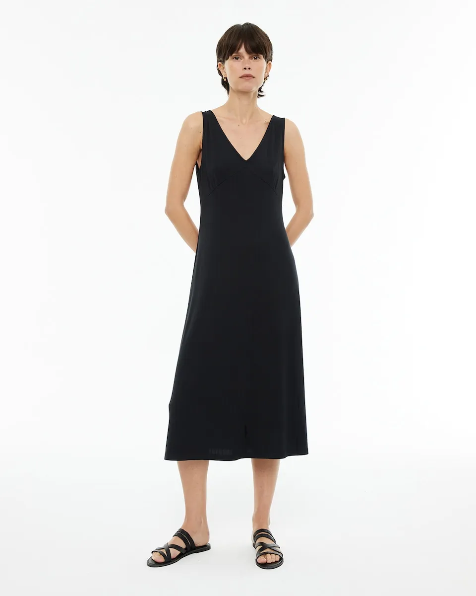 Платье в рубчик с V-образным вырезом System Action, черный
Платье в рубчик с V-образным вырезом System Action, черный