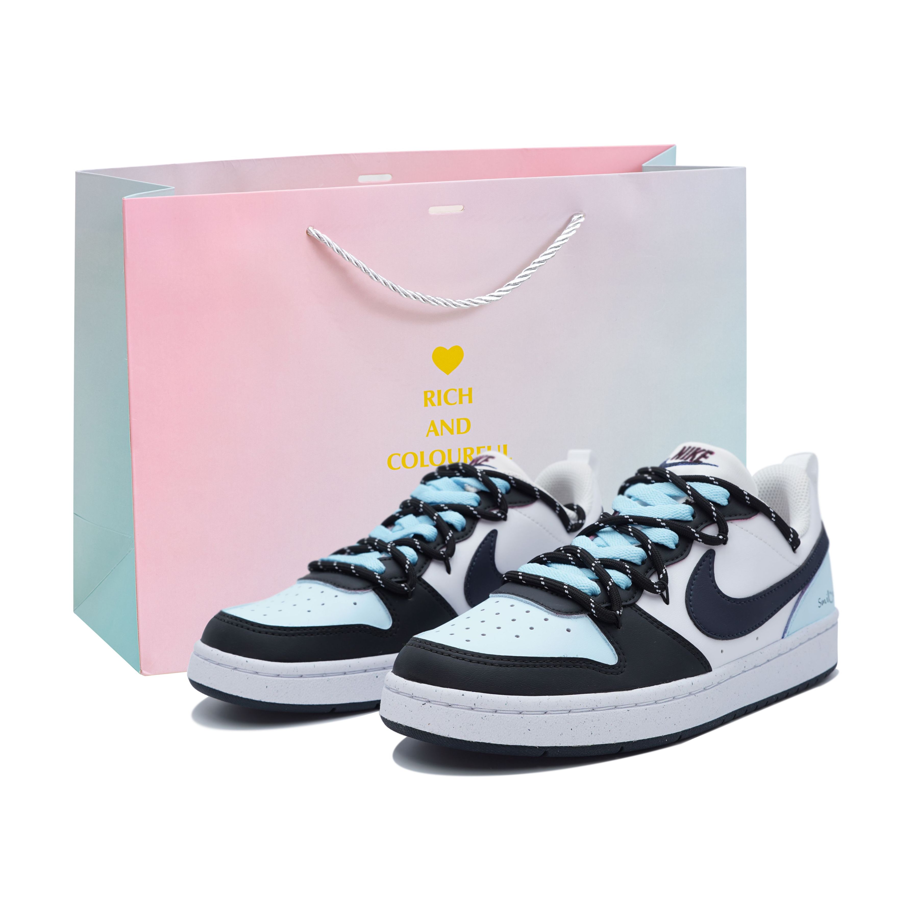 Nike Court Borough Cerulean Smile Abrasion Resistant низкие скейтбордские кроссовки Black Blue детские
Nike Court Borough Cerulean Smile Abrasion Resistant низкие скейтбордские кроссовки Black Blue детские