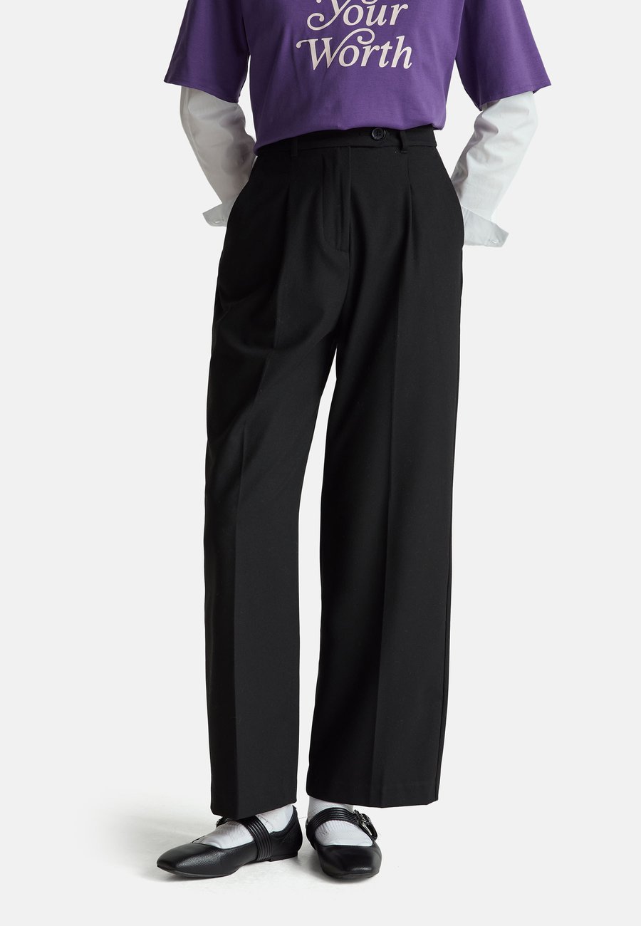 Брюки United Colors of Benetton Trousers, Black
Брюки United Colors of Benetton Trousers, Black