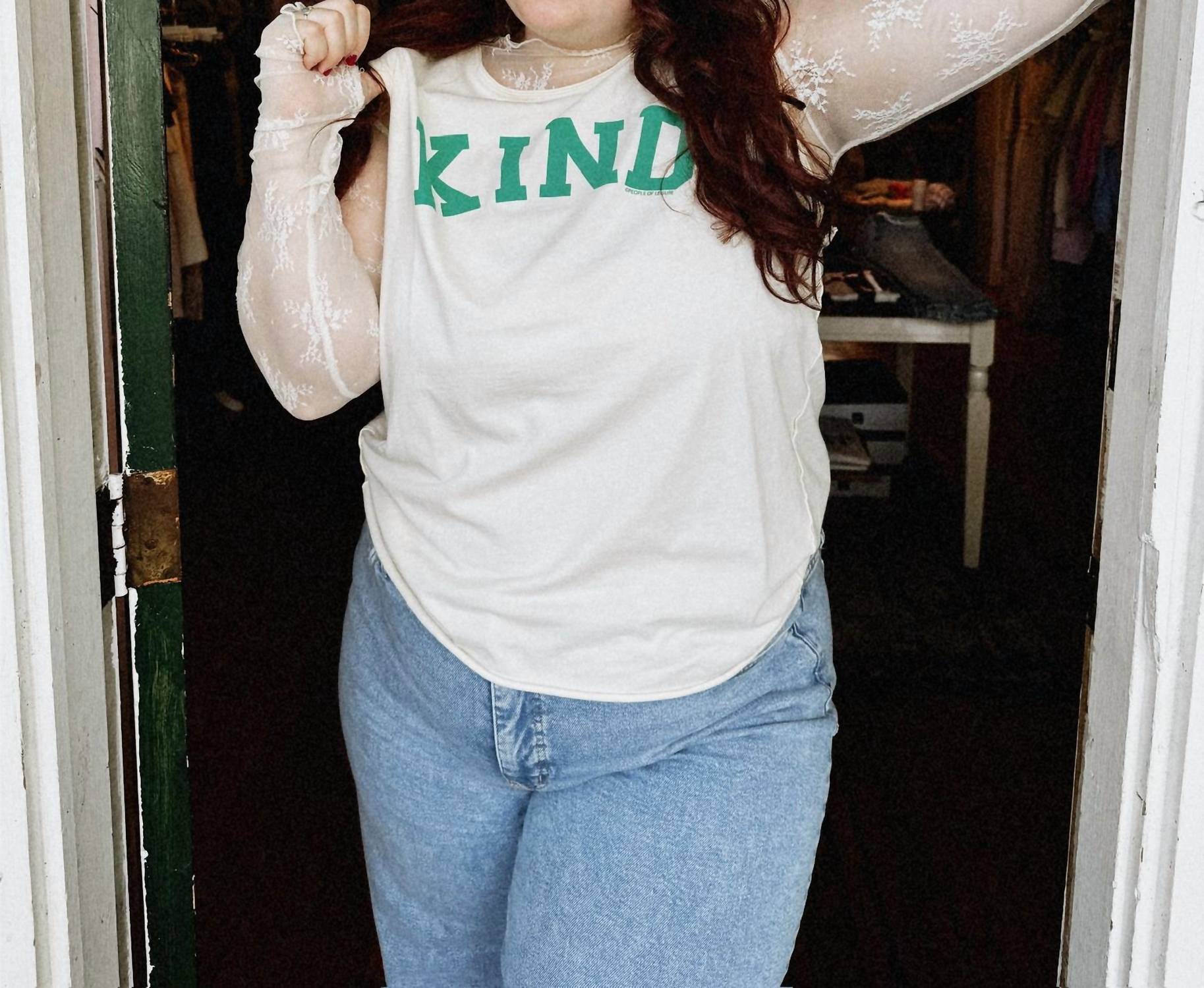 Оставайтесь Добрыми Топ в Белом People of Leisure
Оставайтесь Добрыми Топ в Белом People of Leisure