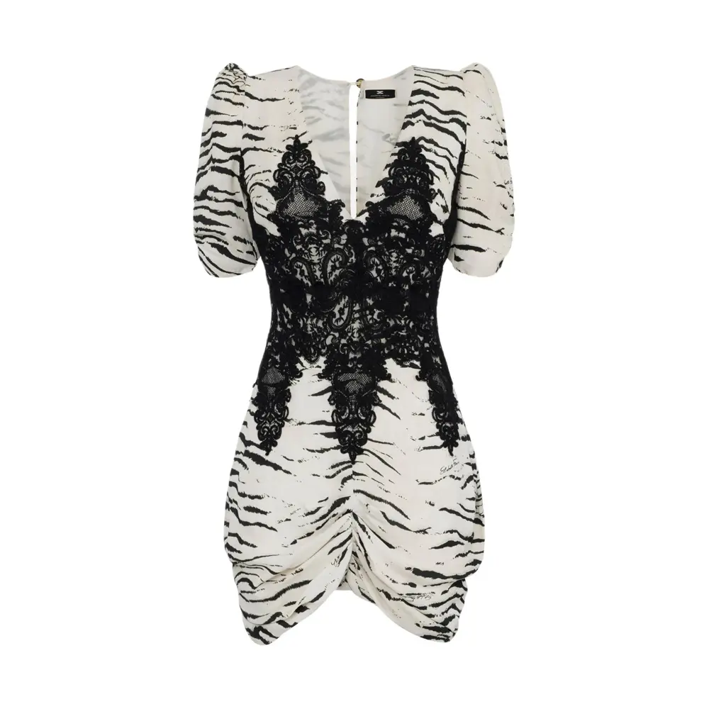 Мини-платье с принтом animal print с короткими рукавами Elisabetta Franchi, белый
Мини-платье с принтом animal print с короткими рукавами Elisabetta Franchi, белый