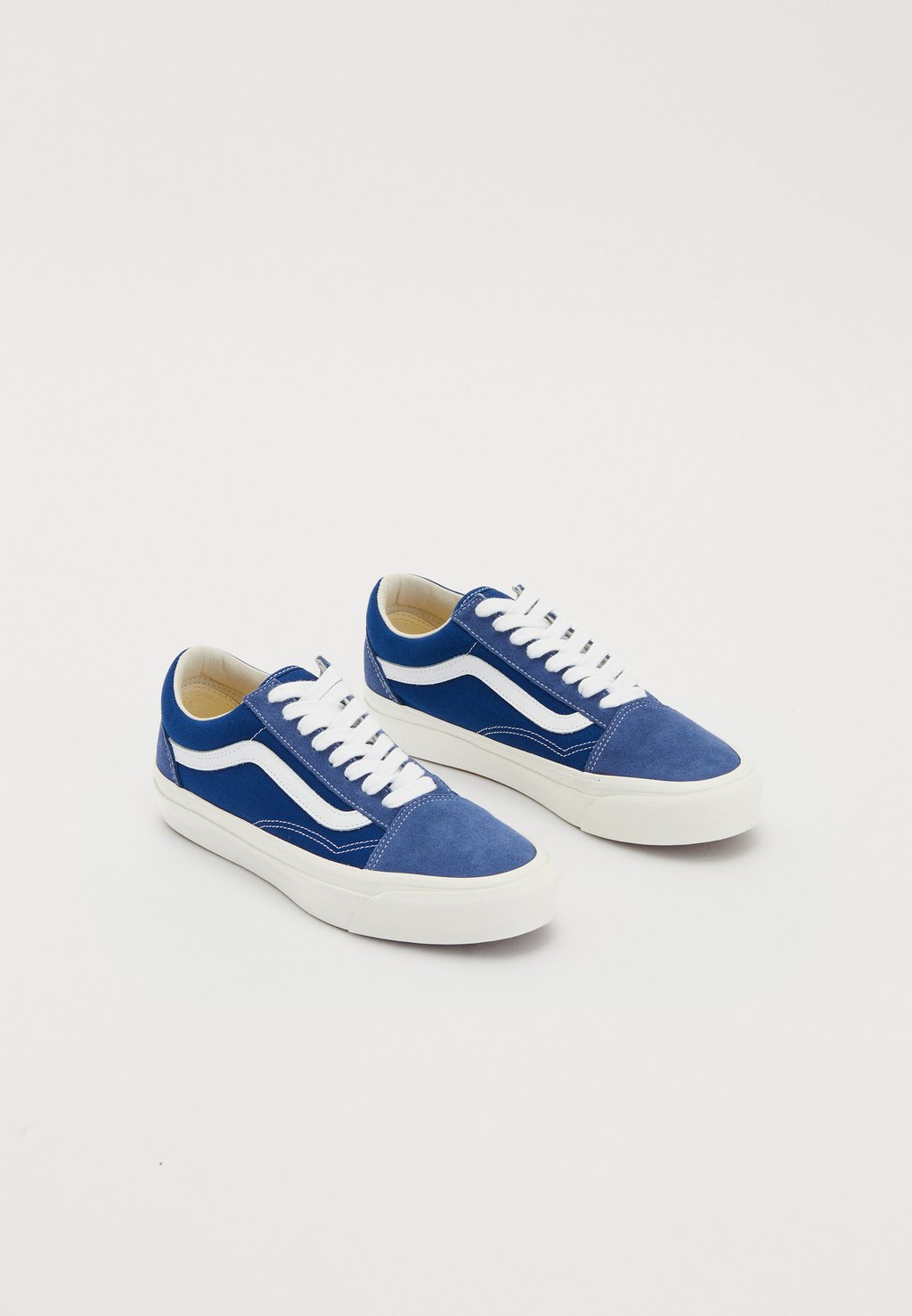 Низкие кеды PREMIUM OLD SKOOL UNISEX Vans, синий
Низкие кеды PREMIUM OLD SKOOL UNISEX Vans, синий