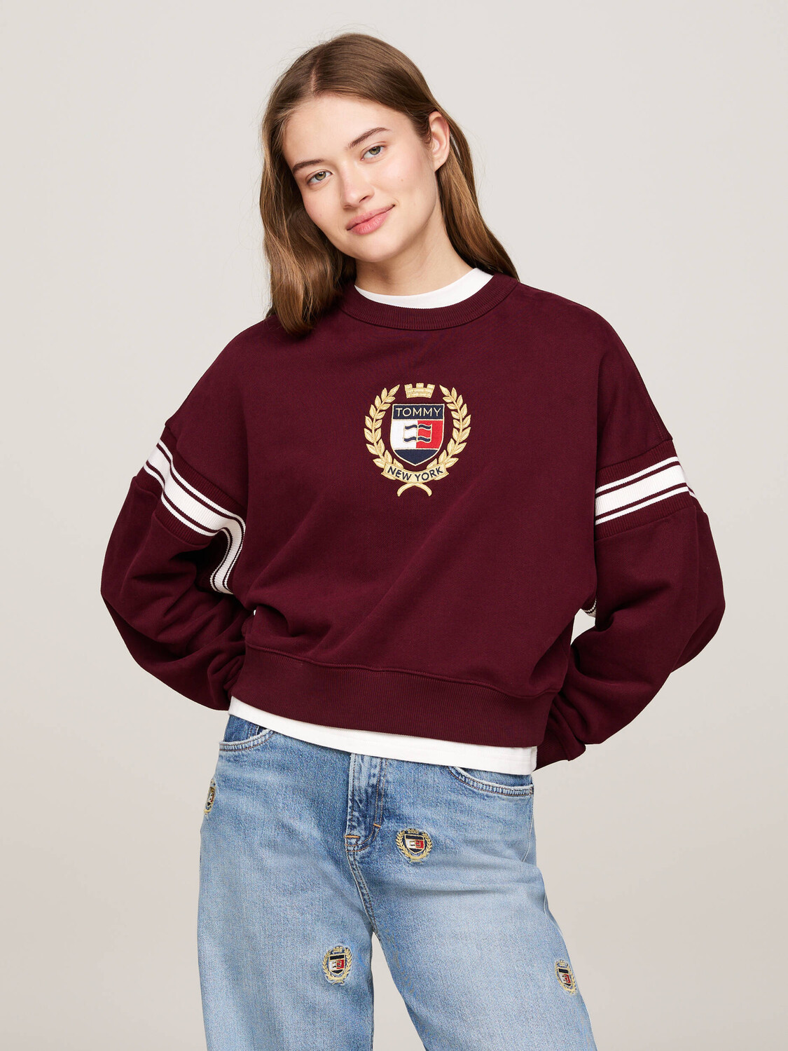 Толстовка Tommy Jeans Loose fit, бордо
Толстовка Tommy Jeans Loose fit, бордо
