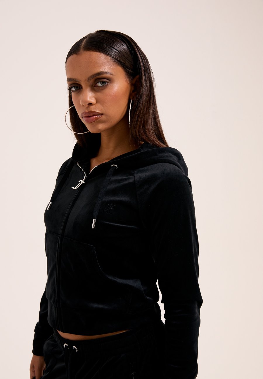 Толстовка Juicy Couture OUTLINE DIAMANTE HOODIE, Black, Черный, Толстовка Juicy Couture OUTLINE DIAMANTE HOODIE, Black
Толстовка Juicy Couture OUTLINE DIAMANTE HOODIE, Black, Черный, Толстовка Juicy Couture OUTLINE DIAMANTE HOODIE, Black